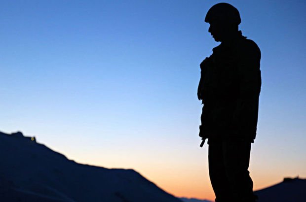 SON DAKİKA! Hakkari Valisi: Kuzey Irak'ta 2 asker şehit oldu