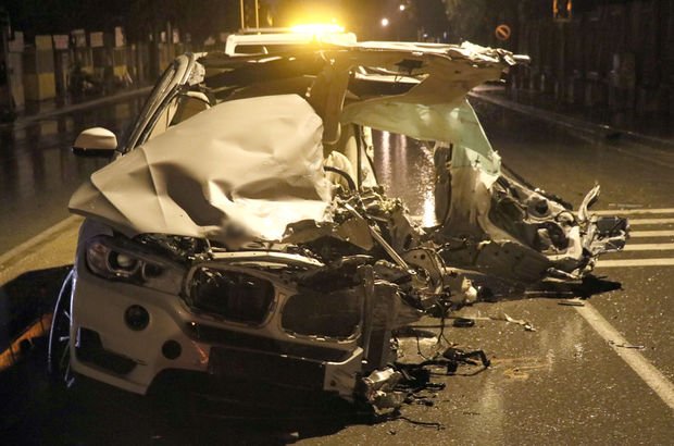 İzmir'de cip ile kamyonet çarpıştı: 1 ölü, 5 yaralı