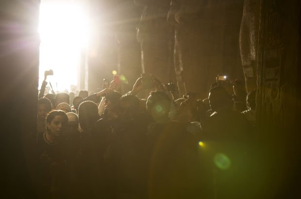 Binlerce kişi 'o an' için sıraya girdi! Mısır'da Firavun Ramses...