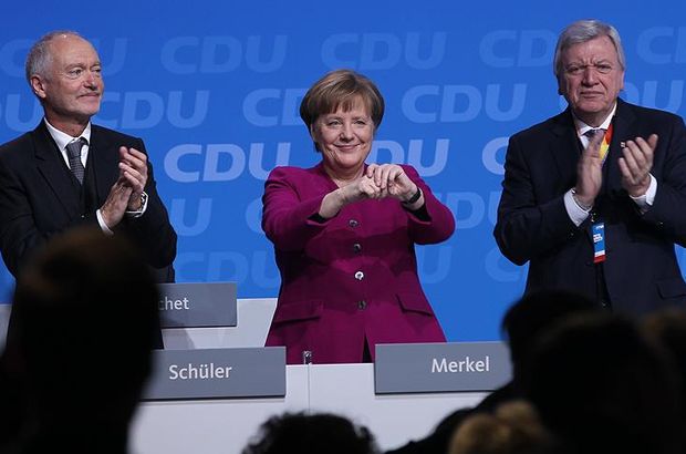 Almanya Başbakanı Merkel, koalisyon protokolüne onay verdi