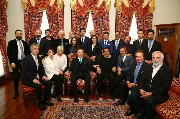 Cumhurbaşkanı Erdoğan sanatçıları kabul etti