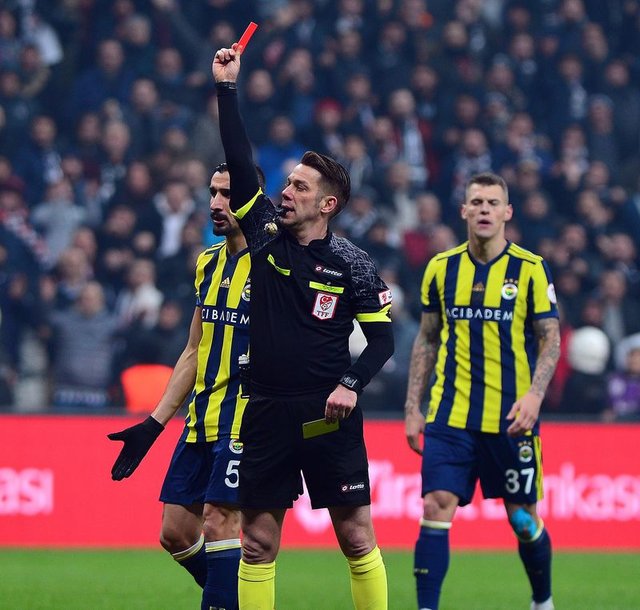 Beşiktaş Fenerbahçe derbisindeki kırmızı kartlar doğru mu? Bülent Yavuz kararları yorumladı! Fırat Aydınus...