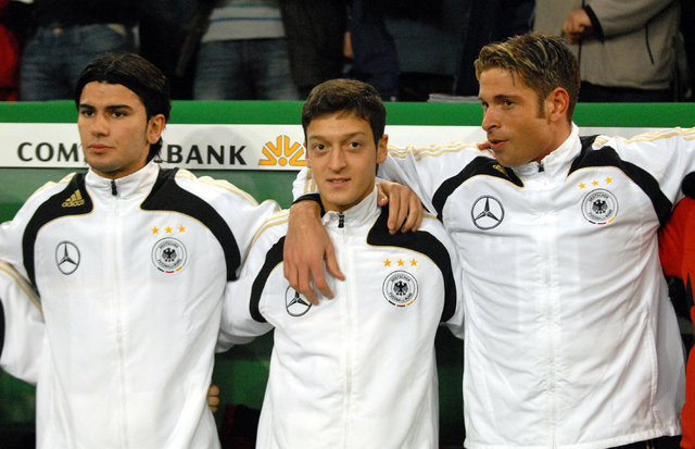 Mesut Özil Almanya'yı tercih etti?
