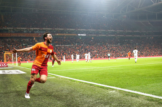 Galatasaray Konyaspor maçında 2. golden sonra stat sallandı 85