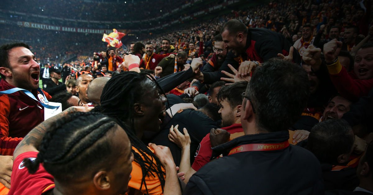 Galatasaray Konyaspor maçında 2. golden sonra stat sallandı 33