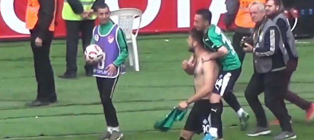 Batuhan Karadeniz'in Sakaryaspor Altay maçındaki görüntüsü gündeme oturdu!