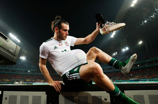 Gareth Bale, Galler Çin maçında tarihine geçti!