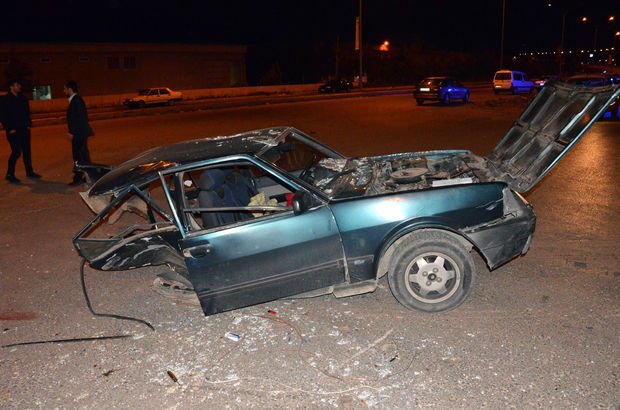 Kahramanmaraş'ta feci kaza! Otomobil ortadan ikiye ayrıldı