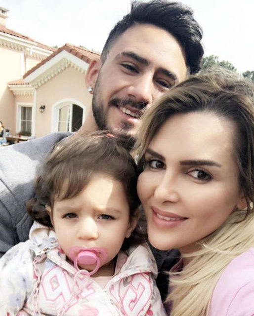 Selin Ciğerci futbolcu sevgilisine geri döndü Magazin haberleri
