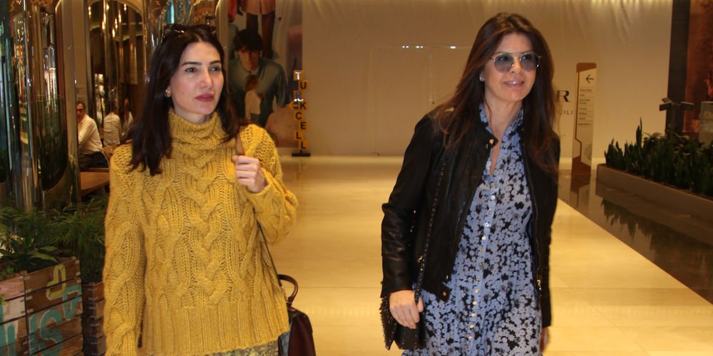 Yakın arkadaşlar baş başa