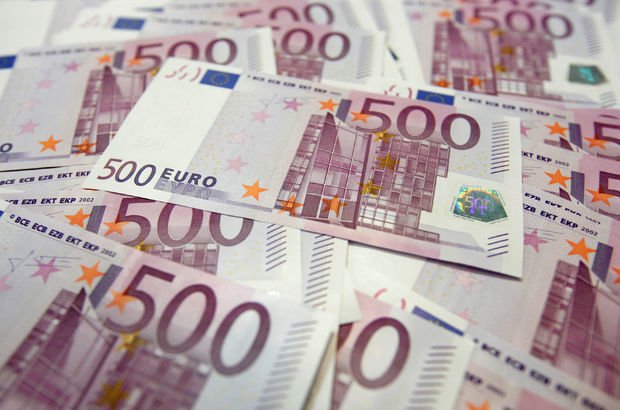 Euro'da 5 lirayı öngören analistten yeni tahmin