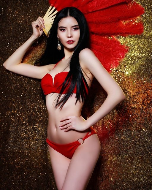 Miss Rusya birincisi Yulia Polyachihina'nın Instagram paylaşımları
