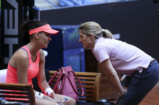 Radwanska'dan erken veda!
