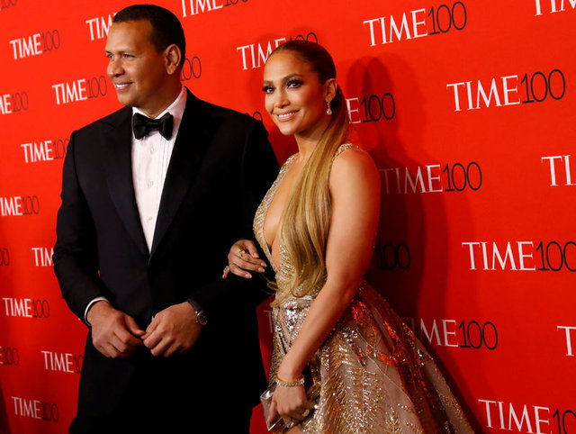 Time dergisi partisinin parlayan yıldızı Jennifer Lopez oldu!