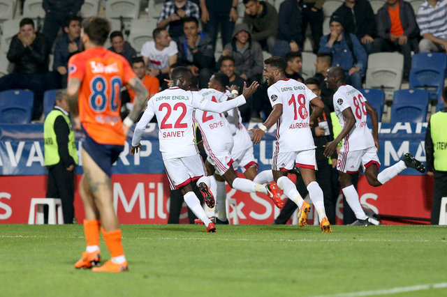 Emre Belözoğlunu yıkan olay Hüngür hüngür ağladı 65