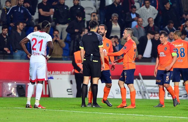 Arda Turan yandı! İşte o madde!