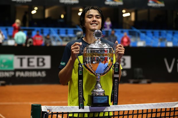 İstanbul Open'da Taro Daniel şampiyon oldu