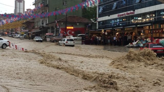 Son dakika: Ankara'yı dolu ve sel vurdu! Alarm verildi ...
