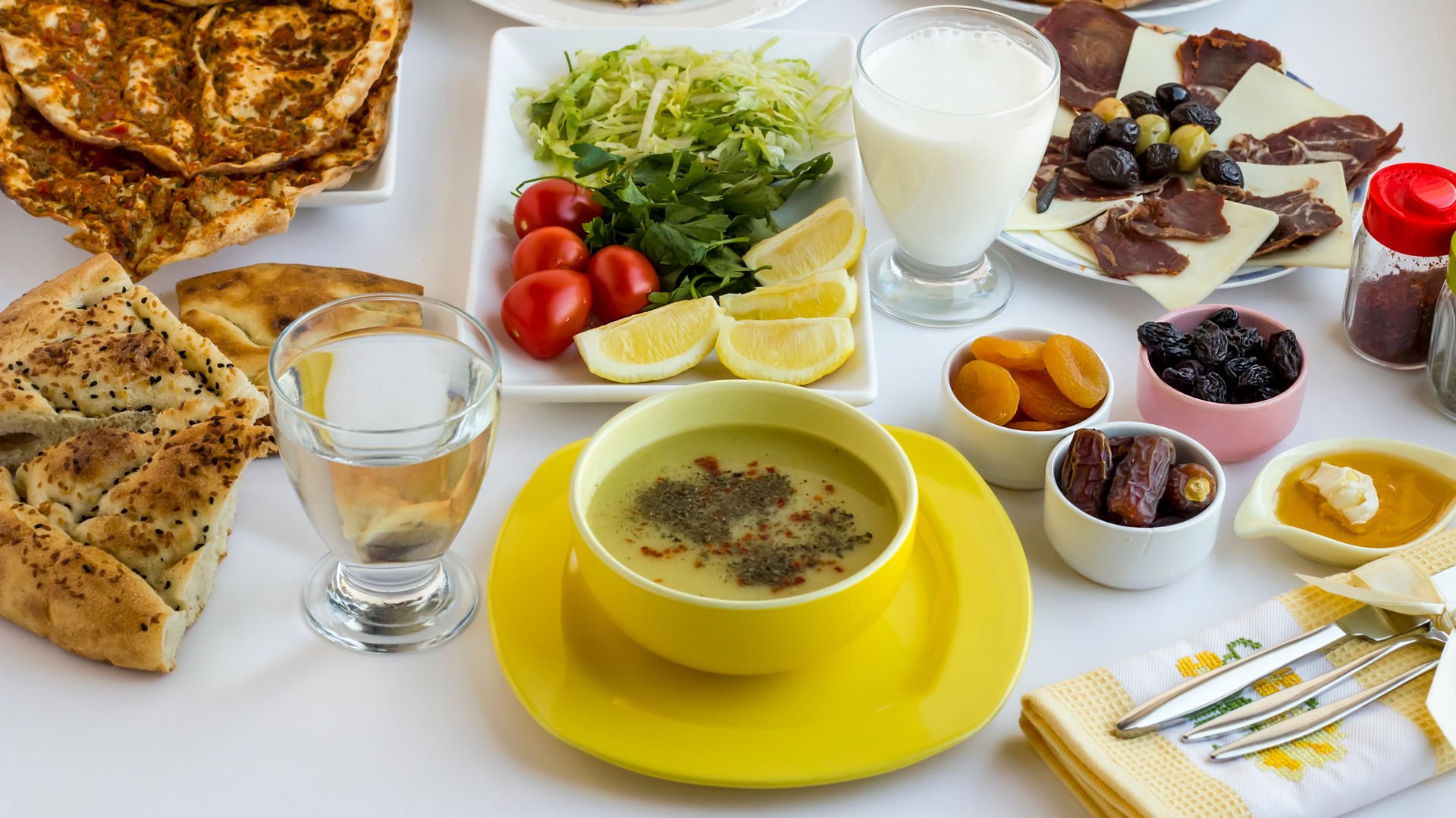 Ramazanı sağlıklı geçirmek için beslenme önerileri Ramazanı sağlıklı geçirmek için beslenme önerileri