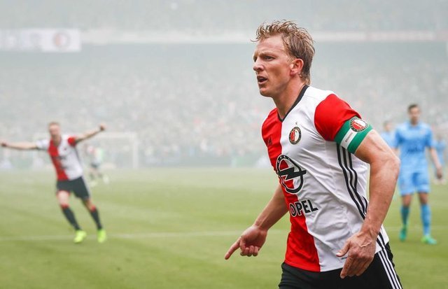 Kuyt'ın jübilesinin kadroları açıklandı