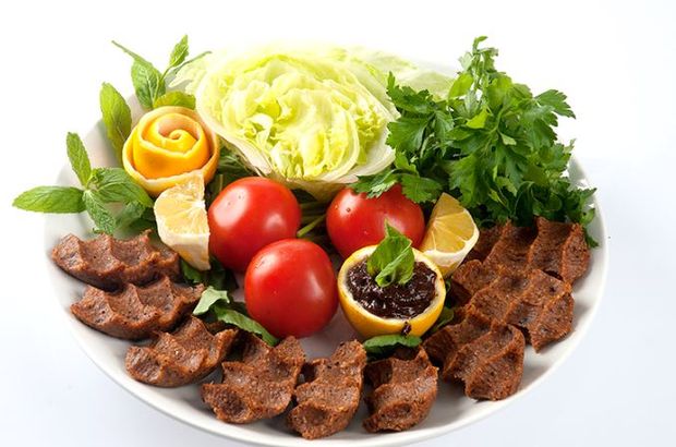 Şanlıurfa ile Adıyaman çiğ köfte tarifi: etli, etsiz çiğ kötfe tarifi ve kalorisi