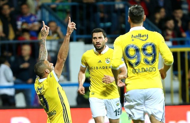 Fenerbahçe'nin yıldızı yönetime rest çekti! Fenerbahçe transfer haberleri (27 Mayıs 2018)