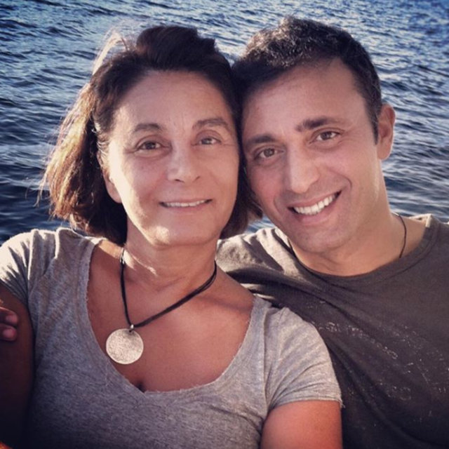 Mustafa Sandal 15 milyonluk villa yüzünden annesiyle kavga etti