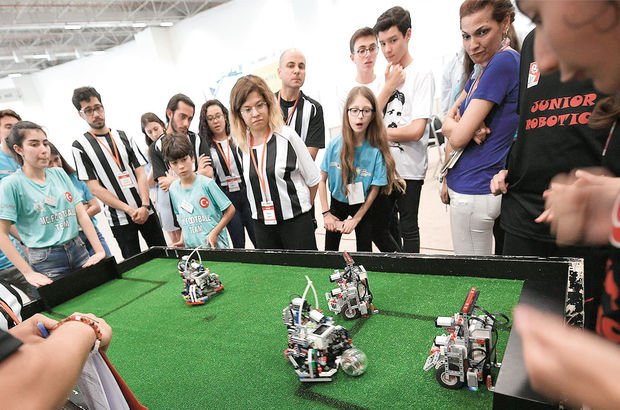 Robot Olimpiyatı’nda 11 takım derece aldı