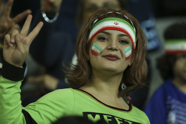 İranlı güzel futbolseverler, Türkiye maçına damga vurdu!