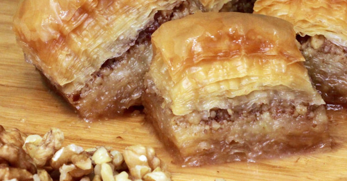 Cevizli baklava tarifi Baklava nasıl yapılır, kaç kaloridir? Usta işi