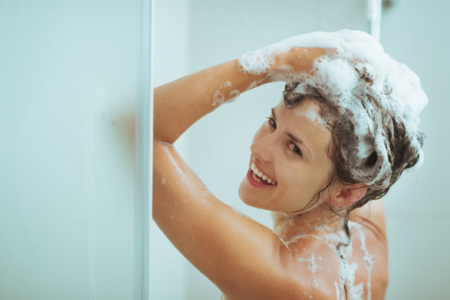 Evde kuru şampuan nasıl yapılır? Ev yapımı, doğal kuru şampuan tarifi!