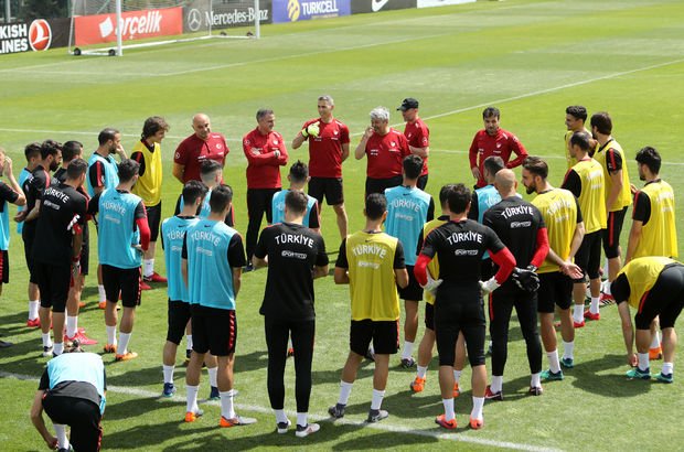 A Milli Takım'da Tunus maçı hazırlıkları