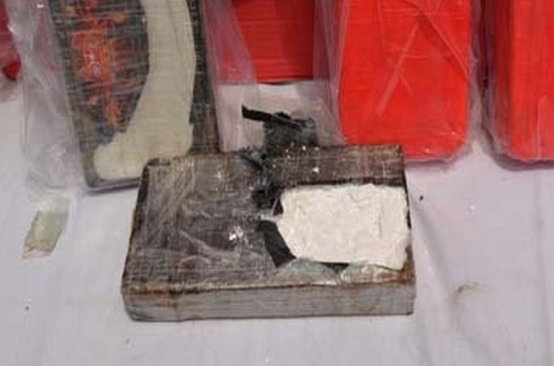 Akdeniz'de uyuşturucu operasyonu: Kokain 'helal et' kutularında bulundu