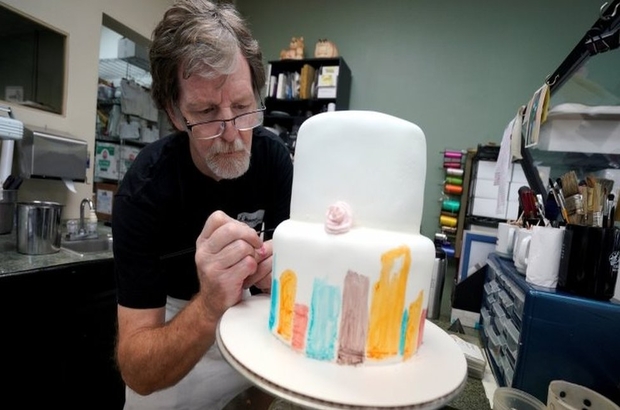 ABD Yüksek Mahkemesi: Eşcinsel çifte pasta yapmayı reddeden pastacı haklı