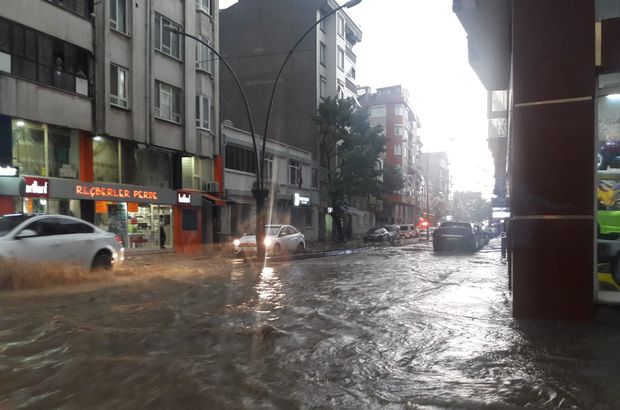 Bandirma Ve Erdek Te Ani Yagis Ve Firtina Etkili Oldu Gundem Haberleri