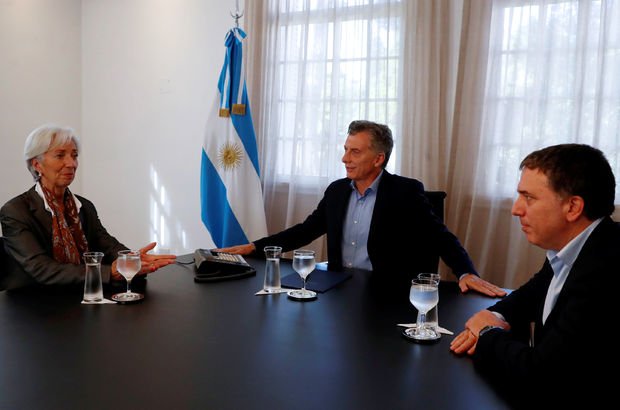 IMF, Arjantin'e 50 milyar dolar kredi verilmesini onayladı