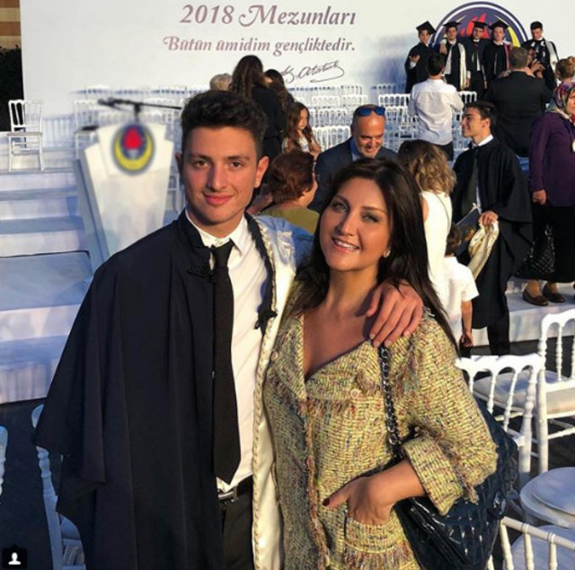 Sibel Can'ın oğlu Emir Aksüt mezun oldu - Magazin haberleri