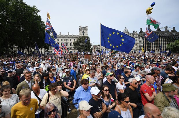 Londra'da Brexit karşıtı gösteriler yapıldı