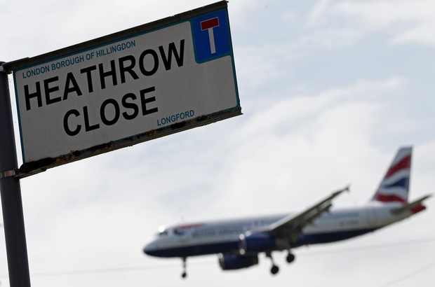 Londra'daki Heathrow Havalimanı'na üçüncü pist inşası için parlamentodan onay