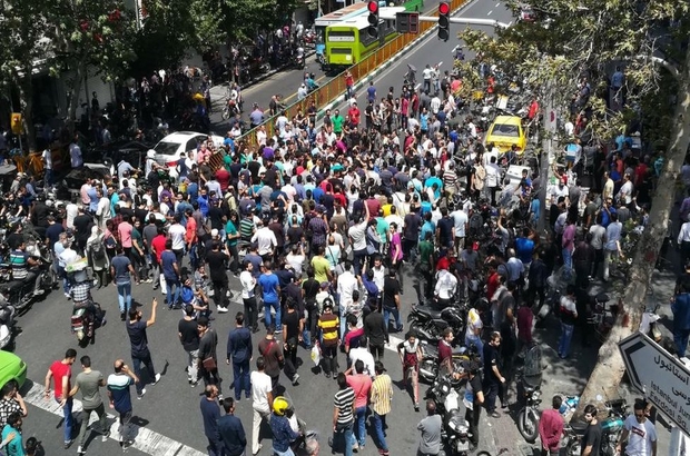 Hamaney, İran'daki protestolar için yargıya işaret etti