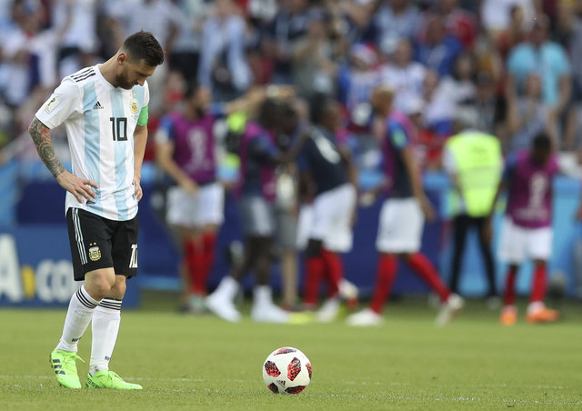 Messi'nin laneti Fransa Arjantin maçında da sürdü! Yıkıldı kaldı...
