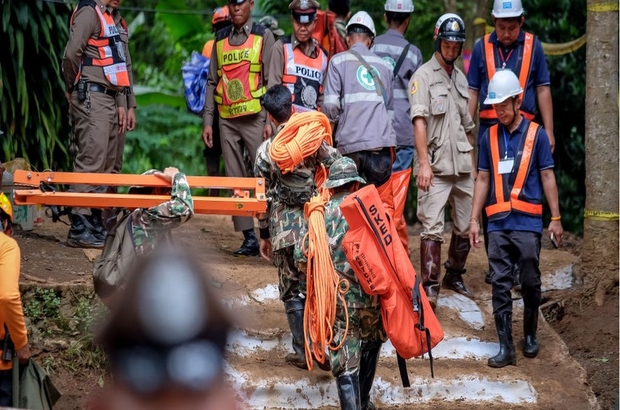 Tayland'da kurtarma ekipleri mahsur çocuklar için Muson yağmurları öncesi zamana karşı yarışıyor
