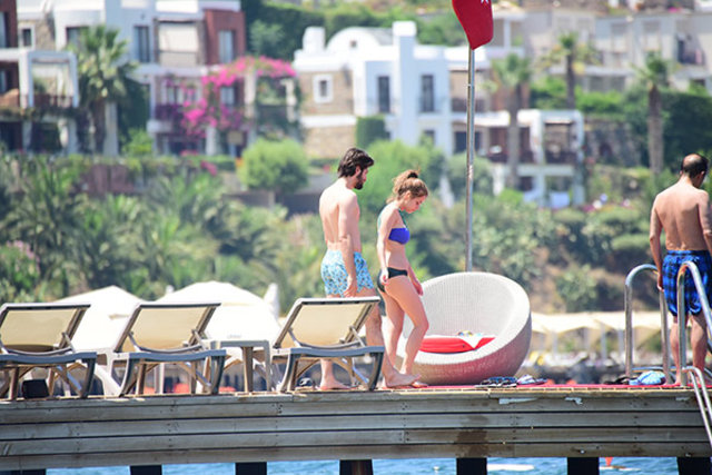 İlayda Alişan ile sevgilisi Bodrum'da tatil sezonunu açtı ...