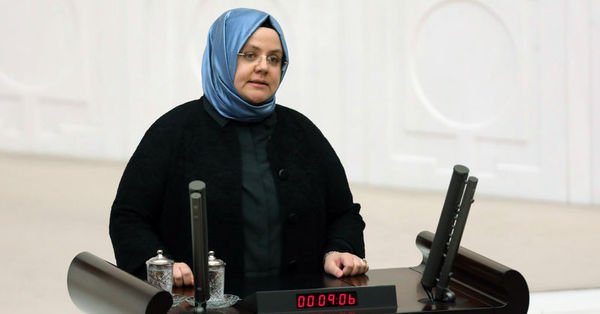 Zehra Zumrut Selcuk Kimdir Yeni Calisma Sosyal Hizmetler Ve Aile Bakani Zehra Zumrut Selcuk Nereli Gundem Haberleri