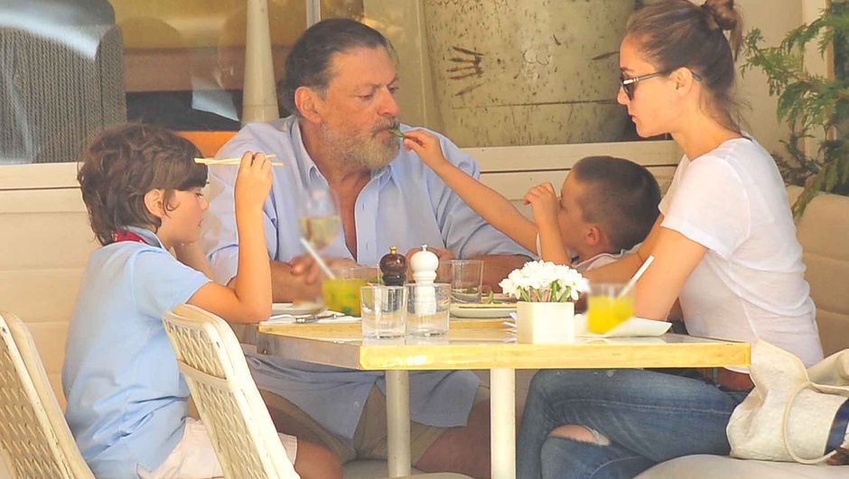 SerdarŞule Cümbüş çiftinin Bebek�te sushi keyfi Magazin