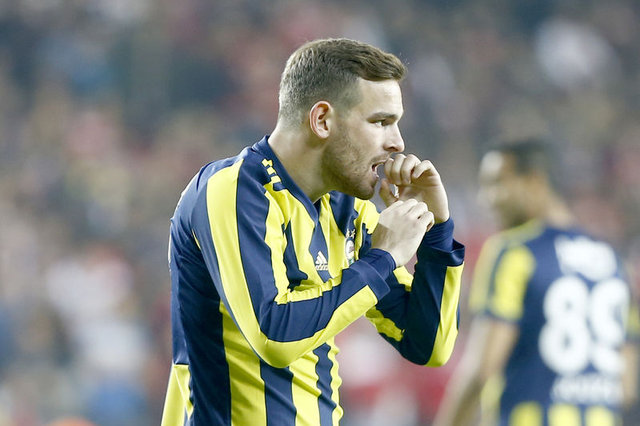 Ve bomba patlıyor! Fenerbahçe`den son dakika transfer haberleri