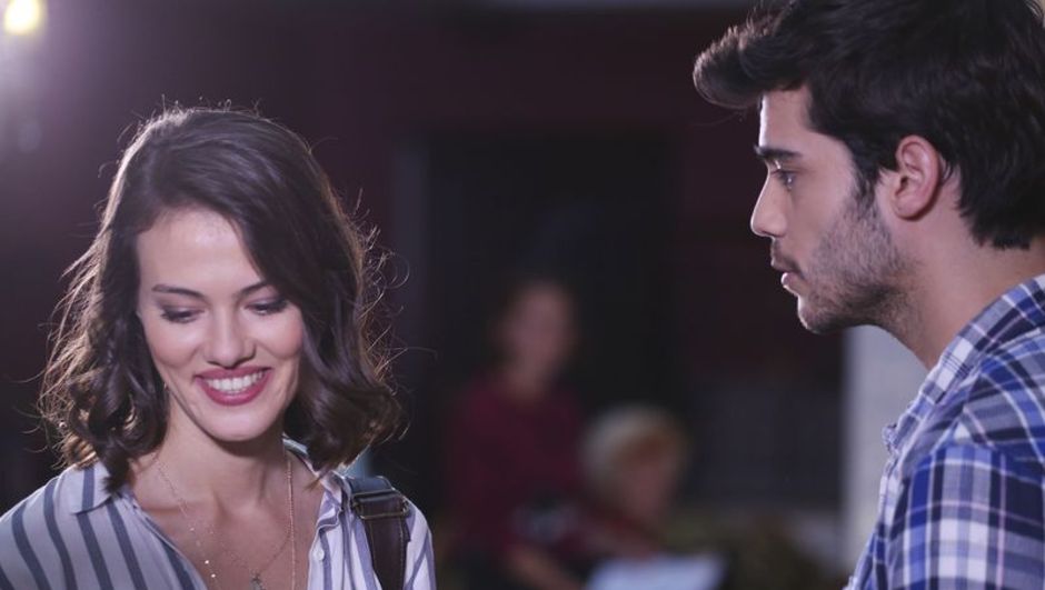 لا تترك يدي Elimi Birakma