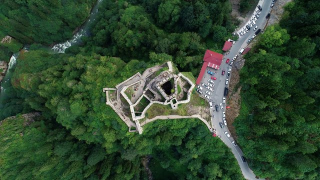 Zil Kale turistlerin ilgi odağı oldu