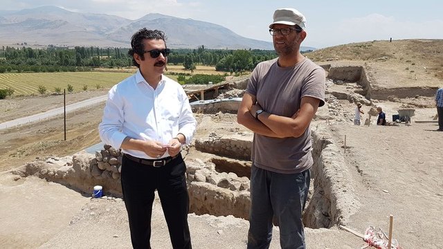 KÄ±nÄ±k HÃ¶yÃ¼k`te bir tapÄ±nak daha bulundu