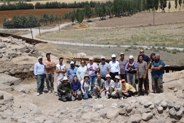 KÄ±nÄ±k HÃ¶yÃ¼k`te bir tapÄ±nak daha bulundu